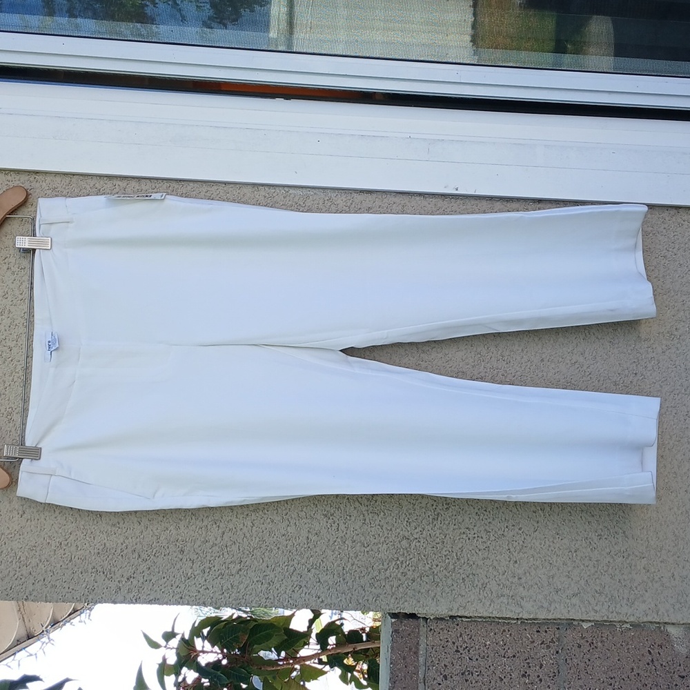 BAR 111 White Pants